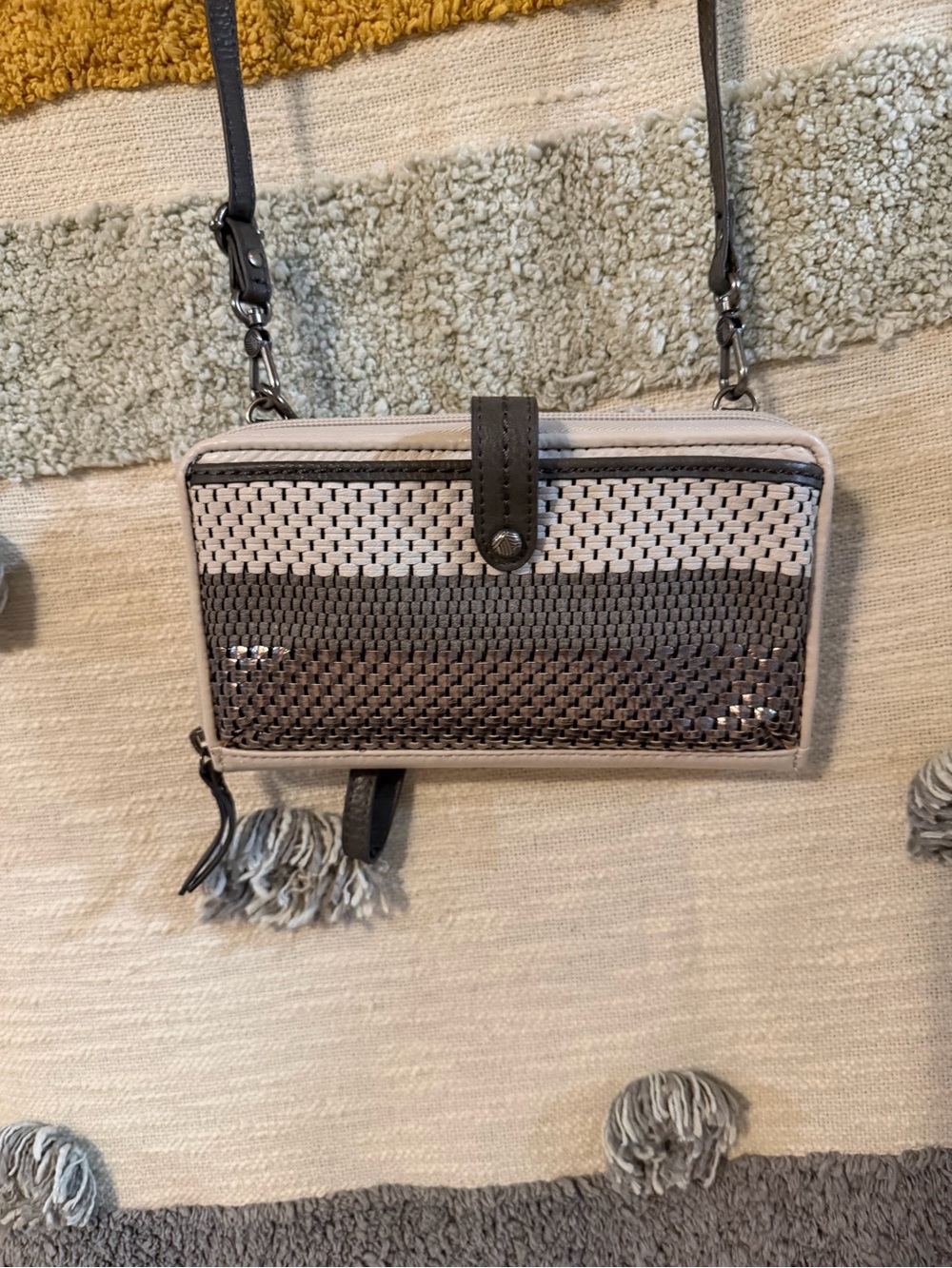 The Sak Iris Smartphone Crossbody Purse Cellphone Wallet Cream